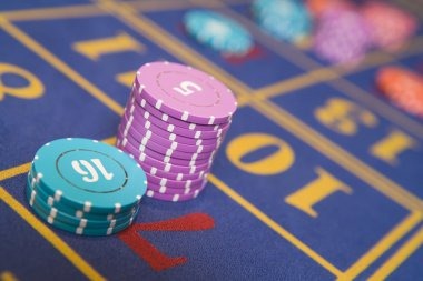 Mobile betting interface for Sic Bo